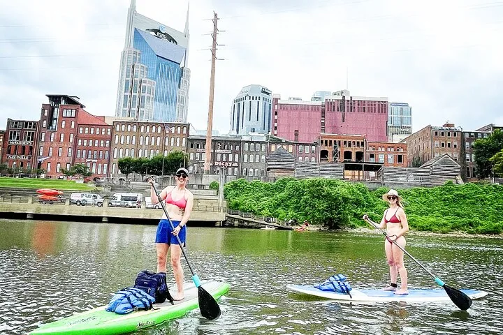 Guided paddleboard tour on the Cumberland River