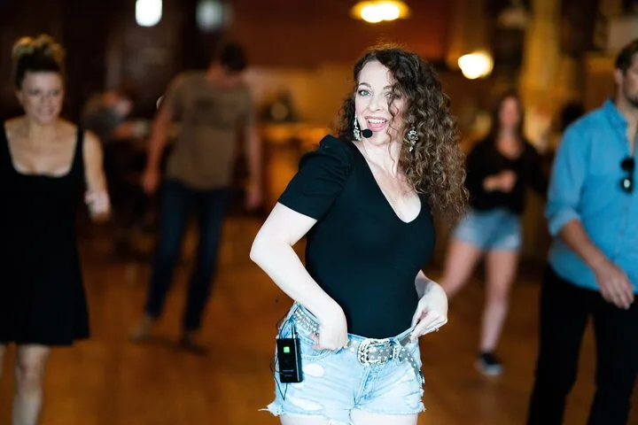 Line dancing class Nashville