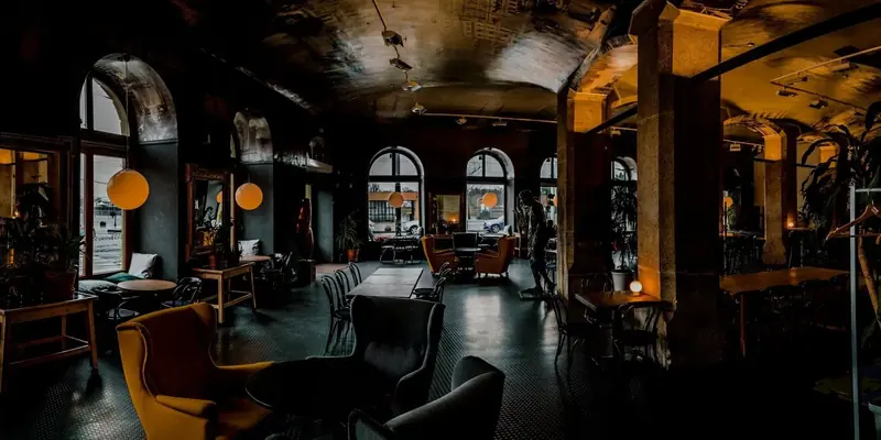 Discover the best food tour in Nashville why A Little Local Flavor tops the list of downtown Nashville experiences