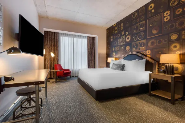 Cambria Hotel Nashville Downtown hotel room