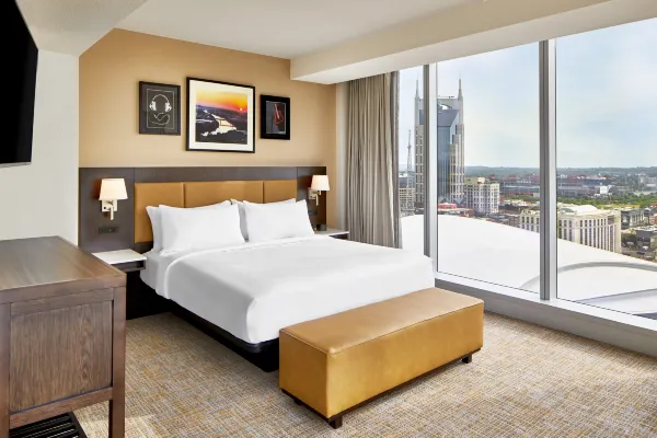 Embassy Suites Nashville Downtown hotel room