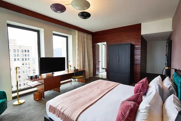 Fairlane Hotel hotel room