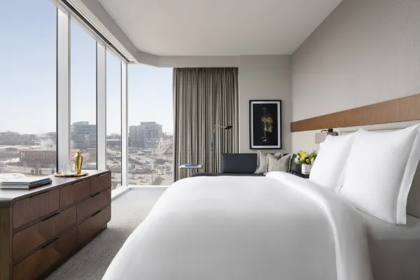 Four Seasons Nashville hotel room