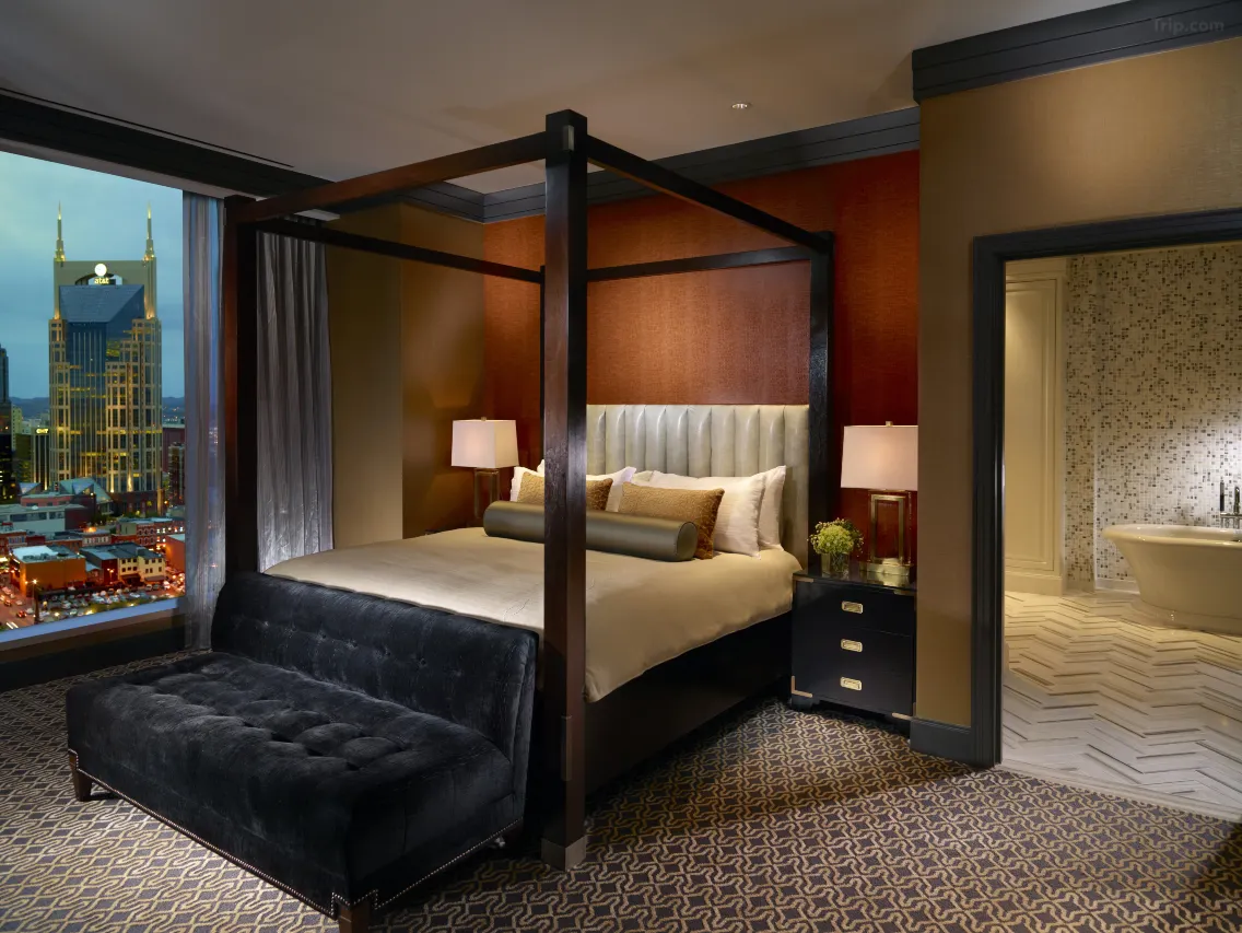 Omni Nashville hotel room